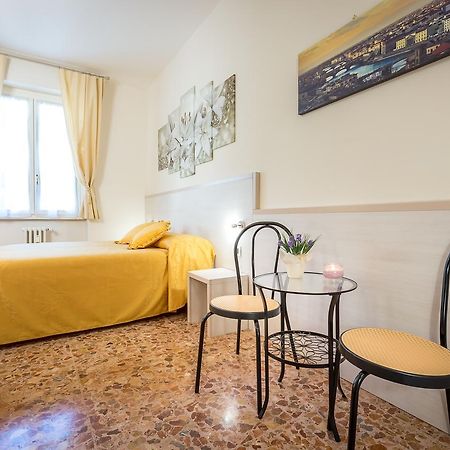 B&B Dolce Luna Florenz Exterior foto