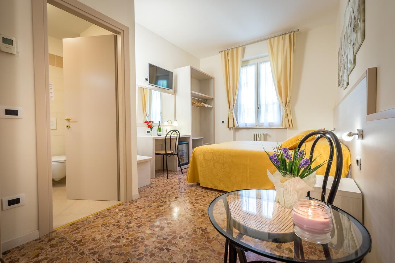 B&B Dolce Luna Florenz Exterior foto